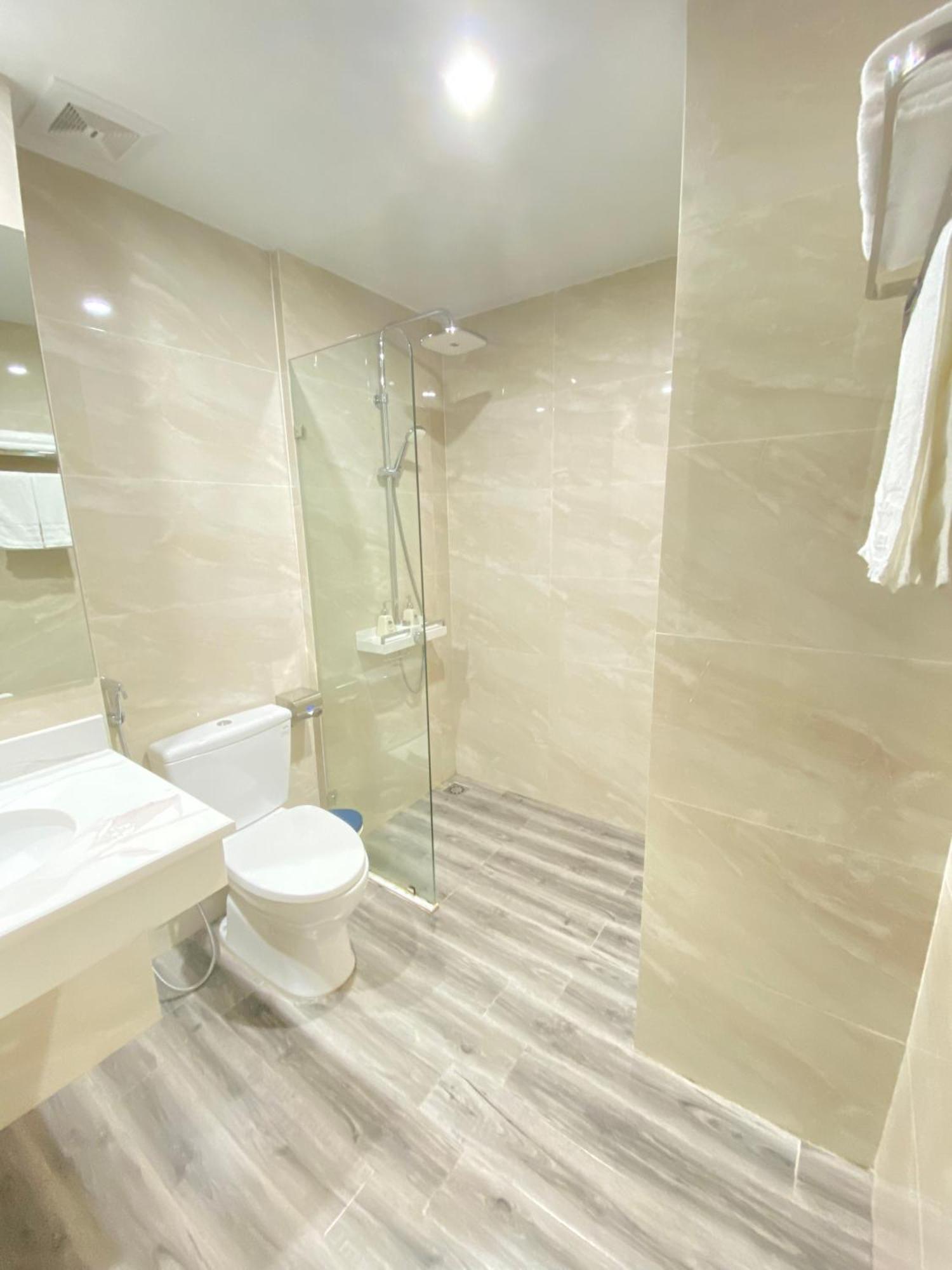 Ha Long Bay Tuan Chau Hotel Exterior photo